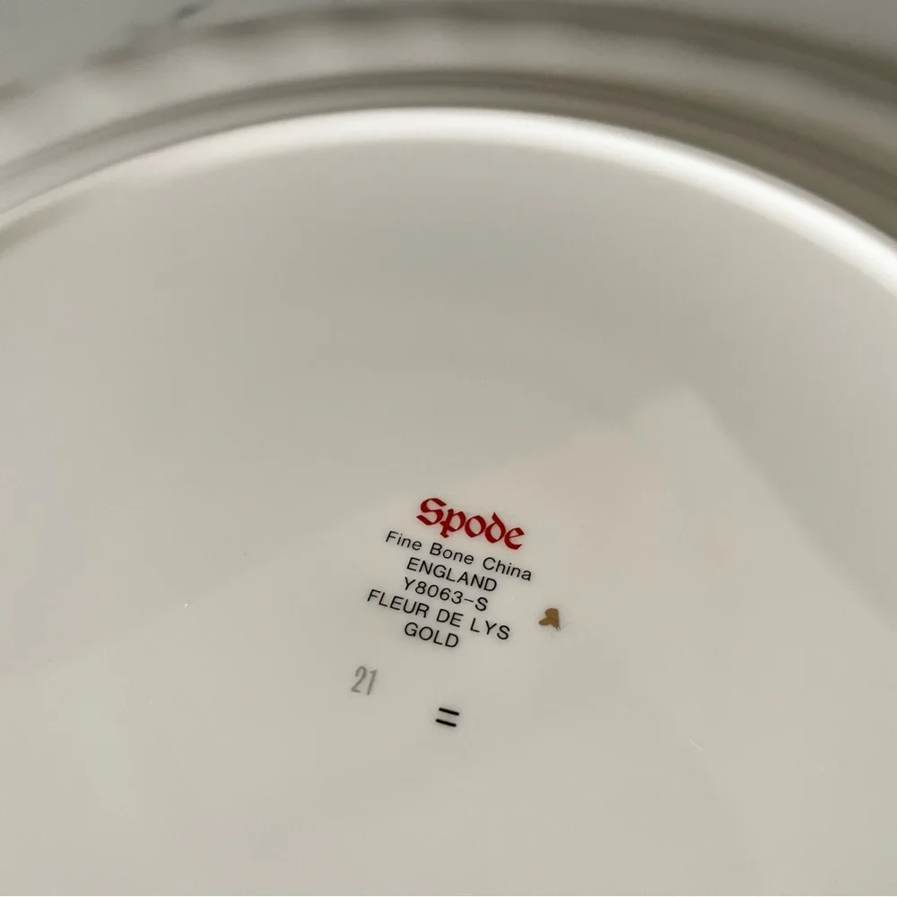 Fleur De Lys Gold Dinner Plate by Spode